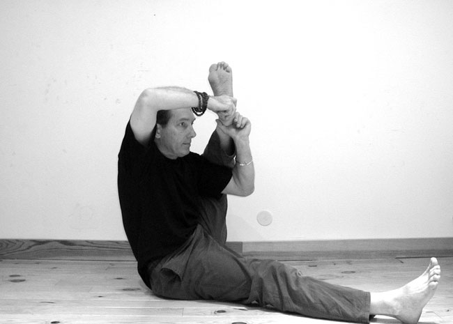 Ekapadashisasana-1, Posture du pied  la tte - www.stages-de-yoga-fr - C.Tikhomiroff