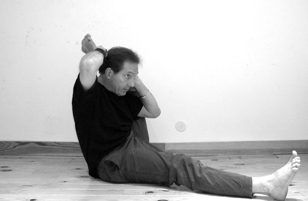 Ekapadashisasana-2, Posture du pied  la tte - www.stages-de-yoga-fr - C.Tikhomiroff